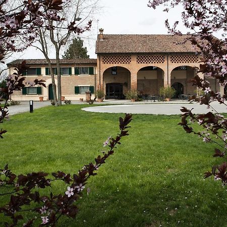 Agriturismo Tenuta Casteldardo Besenzone Екстериор снимка